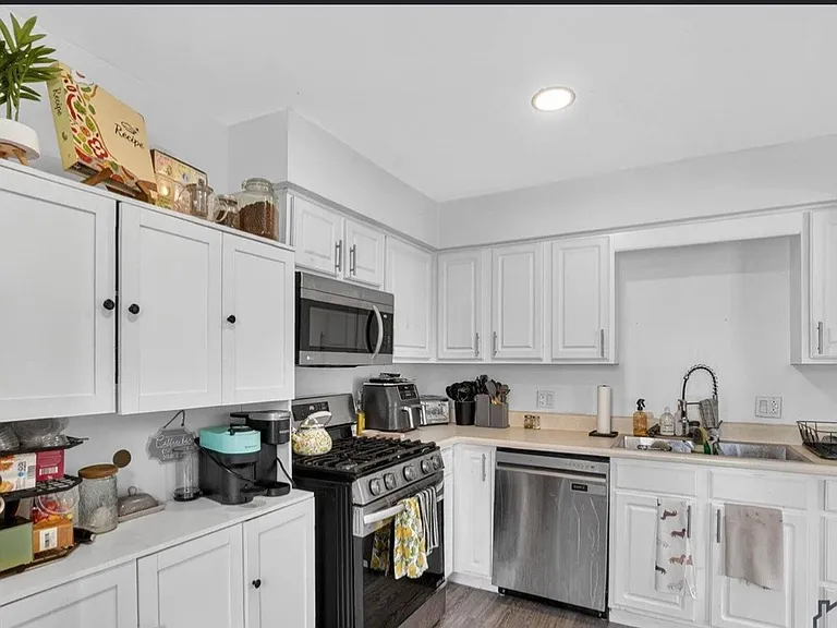 1549 Mount Vernon Ave #6 — Photo 4