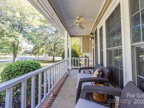 3rd image of 2075 Pine Needle Ct