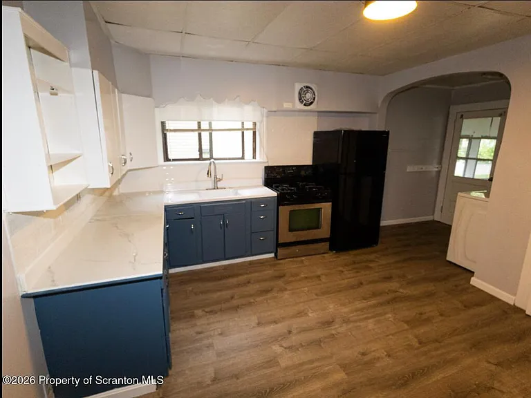 1418 Capouse Ave — Photo 16