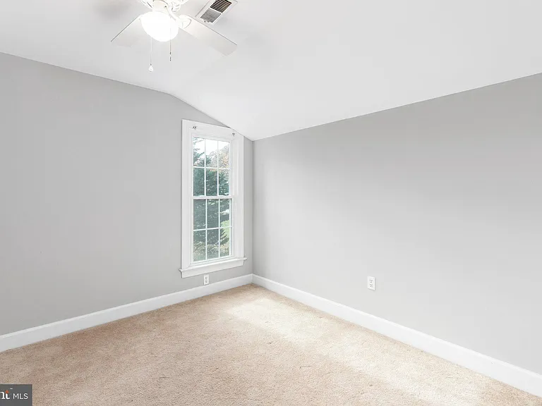 1445 Heatherstone Dr — Photo 26