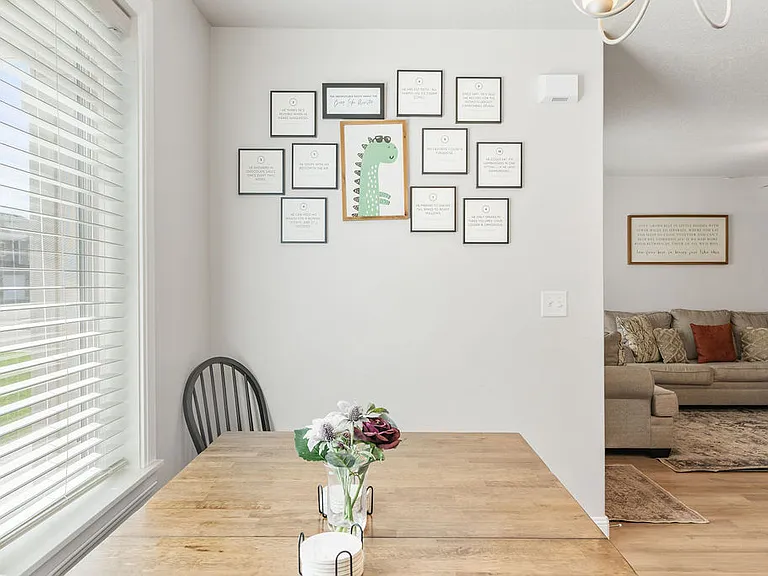 231 W Seasons Ln — Photo 12