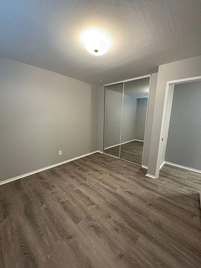 425 Plum St. — Photo 3
