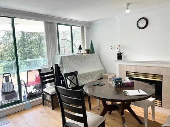 338 Taylor Way #4A, West Vancouver, BC V7T 2Y1