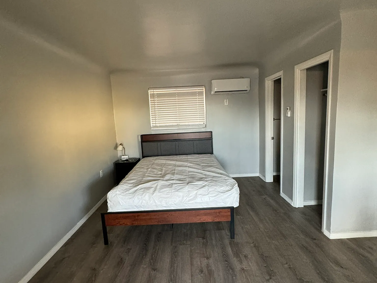 Studio, $895 — Photo 3