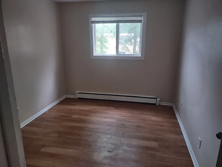 1034 Suburban Ave E #202 — Photo 4