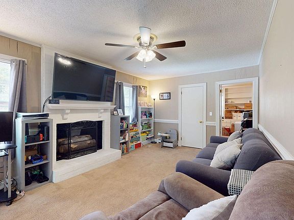 5th image of 434 Quinerly Street