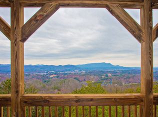2420 Breezey Ridge Dr, Sevierville, TN 37876