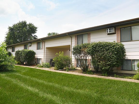 2nd image of 310 NW Chapel Dr APT 4