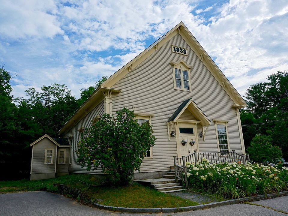 2nd image of 157 Main St