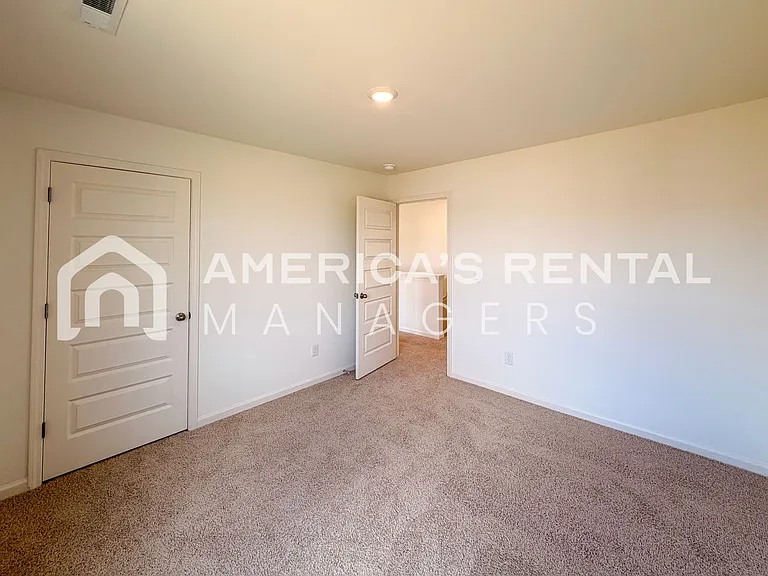 377 Koslin Loop — Photo 33