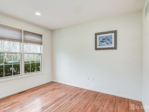 5th image of 61 Prests Mill Rd