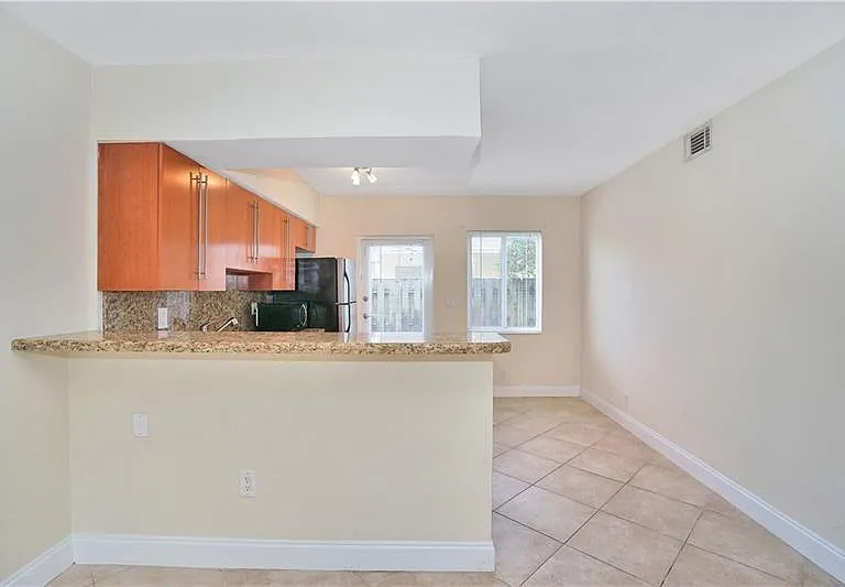 1424 Holly Heights Dr #6 — Photo 7