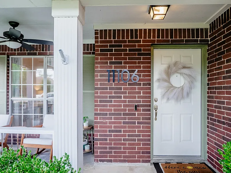 11106 Whiskey River Dr — Photo 3
