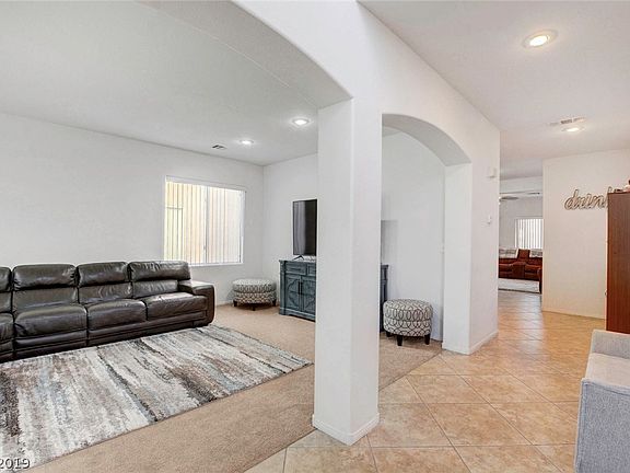 2nd image of 958 E Shady Charmer Ave