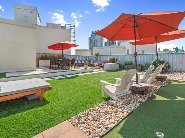 2728 Thomson Ave, Long Island City, NY 11101