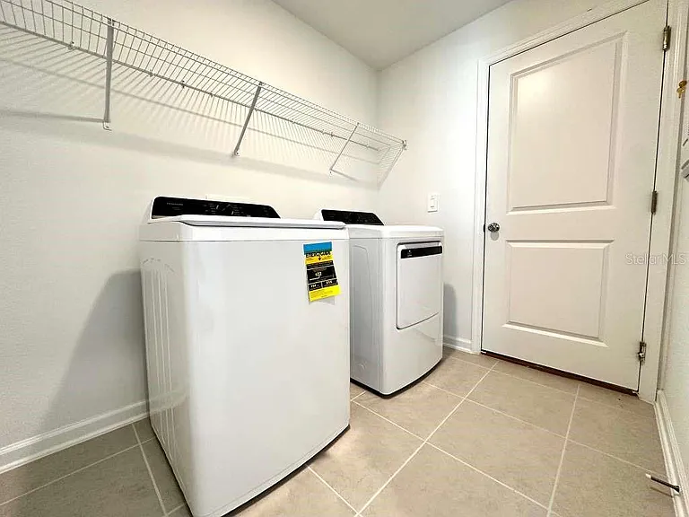 2102 Chris Dr — Photo 15