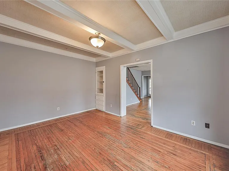 250 S 13th St — Photo 14