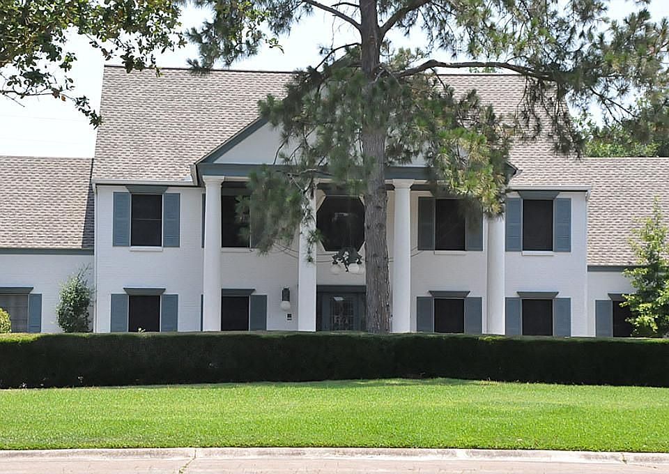 1st image of 1403 19th Ave N