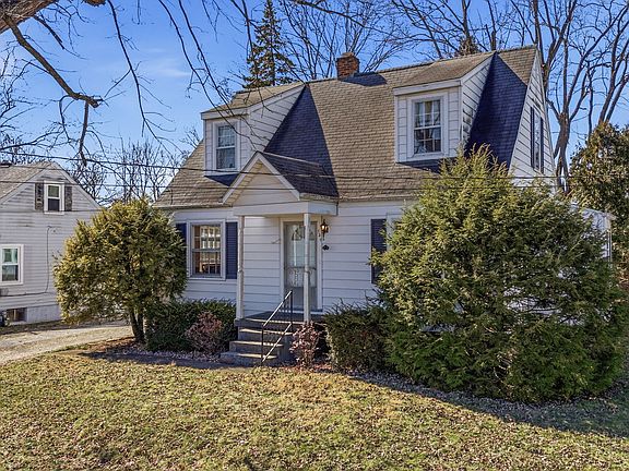 3rd image of 127 Nursery Rd