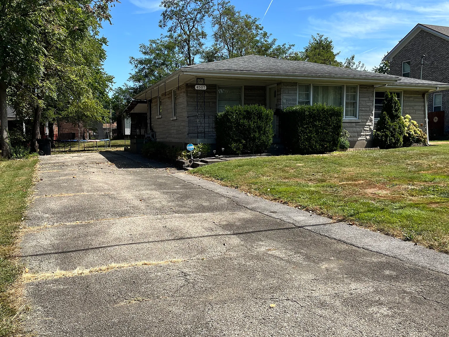 4 bed, 1229 sqft, $2,500 — Photo 2