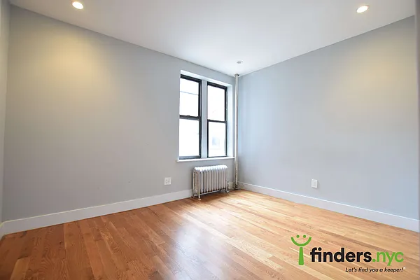 Rented by Clove Realty LLC | media 4