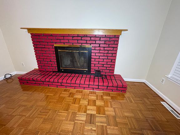 4th image of 157 Fairgreen Dr