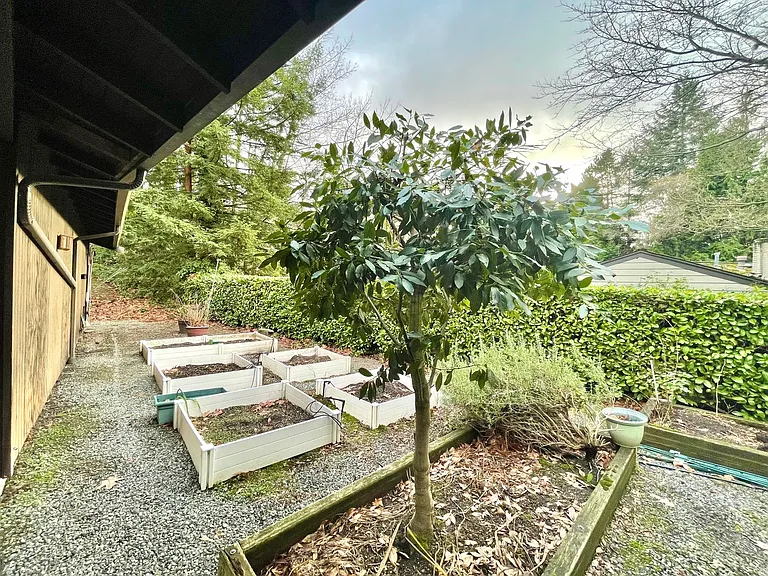 8611 NE 26th Pl — Photo 36