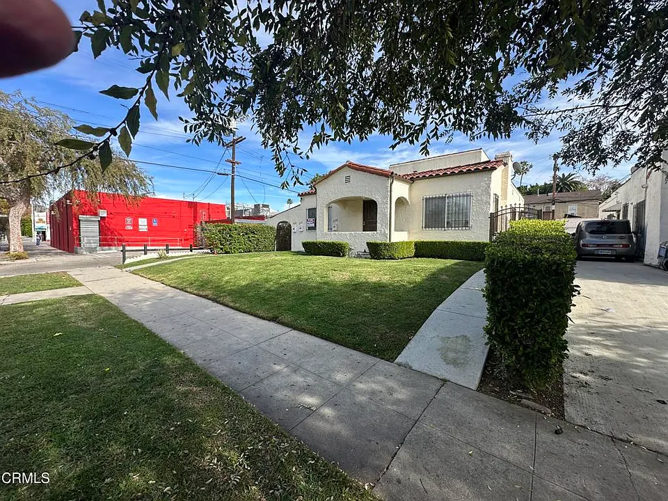 638 N Vista St