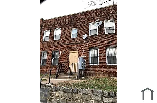 Building Photo - 2012 Rosedale St NE #1