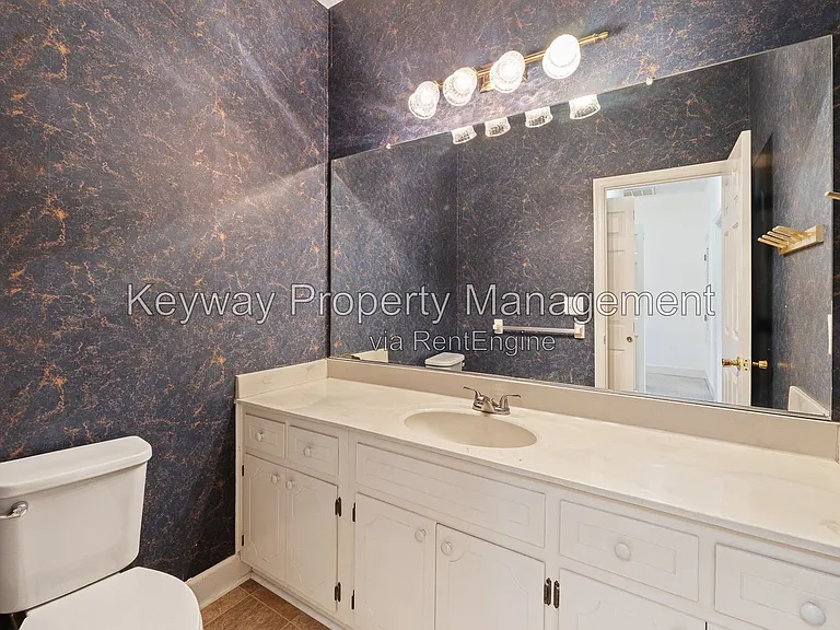 344 Folkstone Cir — Photo 12