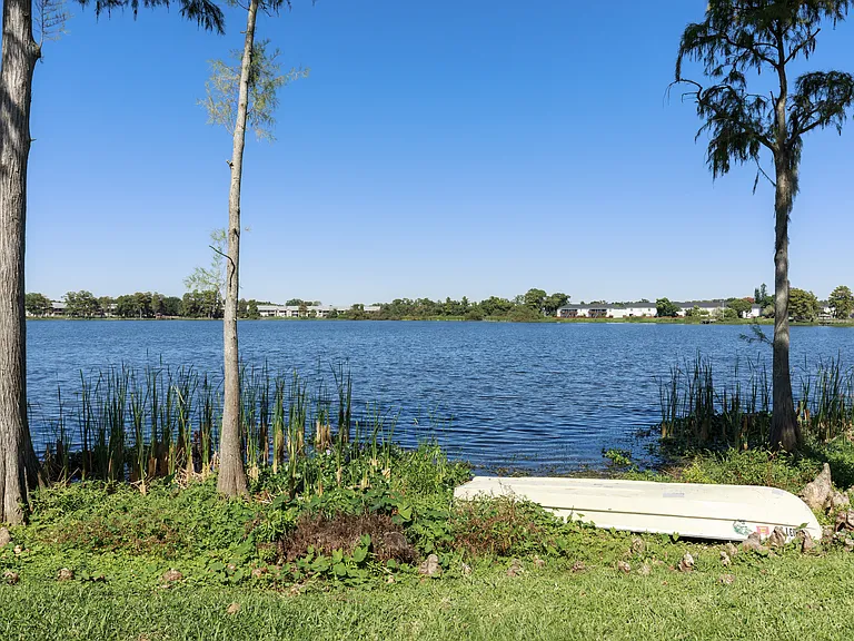 Lakeshore at East Mil — Photo 31