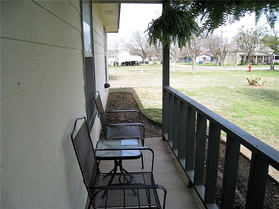 2nd image of 700 S San Antonio St