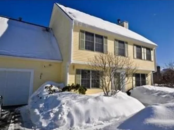 16 Pelican Dr, Walpole, MA 02081