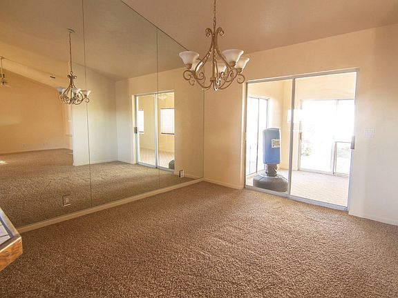 4th image of 990 Acoma Blvd S