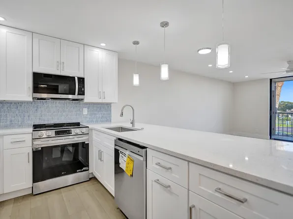 5340 Las Verdes Circle #324, Delray Beach, FL 33484