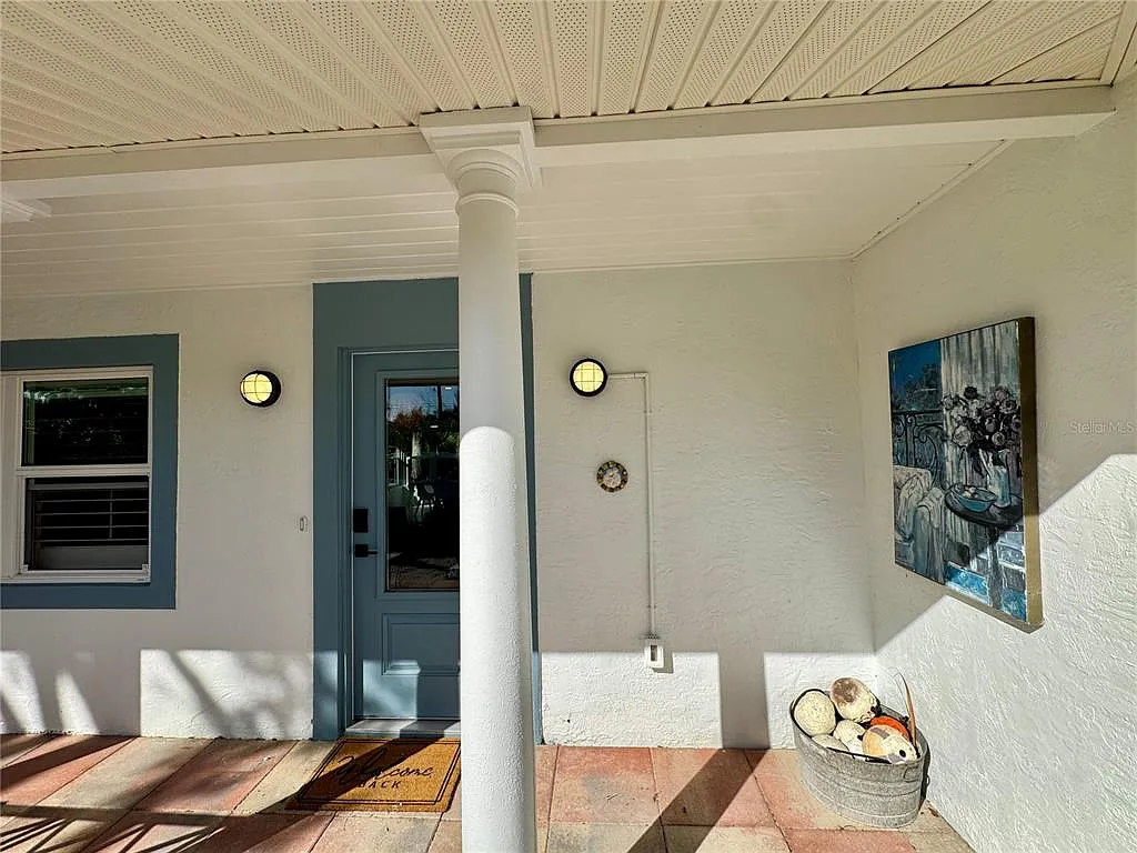 4 bed, 2.0 bath, 2600 sqft, $8,000 — Photo 3