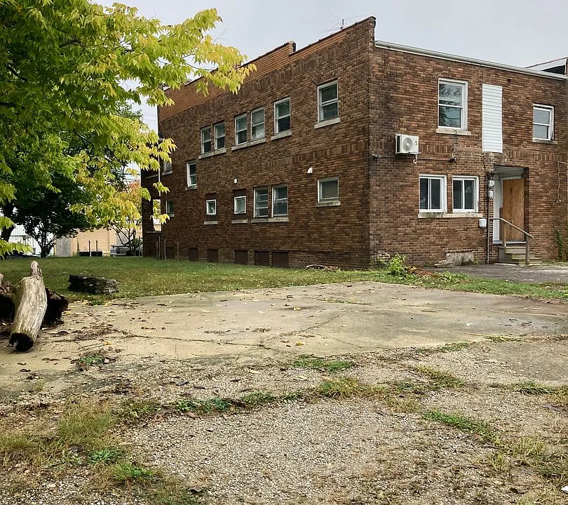 205 E Willard St