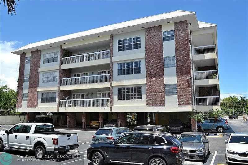 1st image of 2420 SE 17th St APT C206