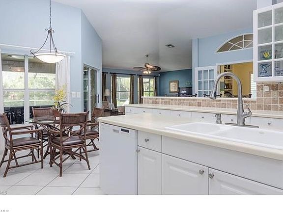 4th image of 6541 Autumn Woods Blvd