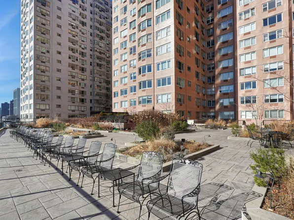 25 Sutton Place South image 18 of 20