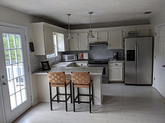 5th image of 167 Merritt Dr