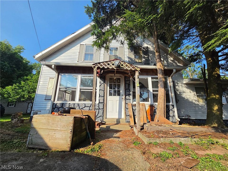 1st image of 1704 Vanderhoof Rd