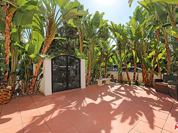 4th image of 1035 N La Jolla Ave