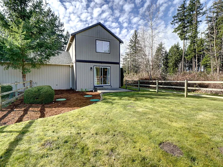 15927 Spanaway Loop Rd S — Photo 3
