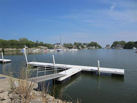 4th image of 3826 E Baycliffs Dr