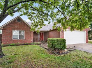 1109 S Mockingbird Ln, Skiatook, OK 74070