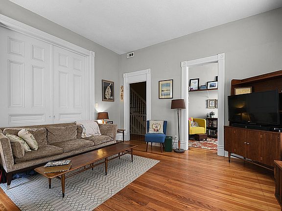3rd image of 3311 California Ave