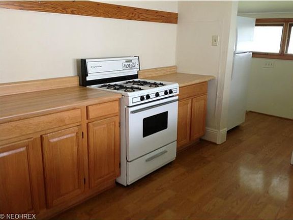 4th image of 376 E Maryland Ave
