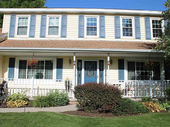 2nd image of 920 Thornecrest Dr