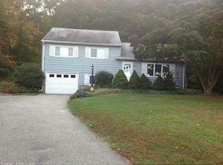 817 River Rd, Groton, CT 06355